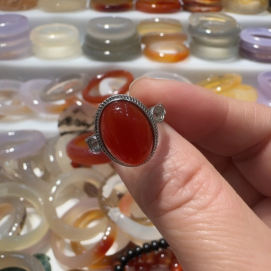 叼****玛瑙/玉髓未镶嵌手镯