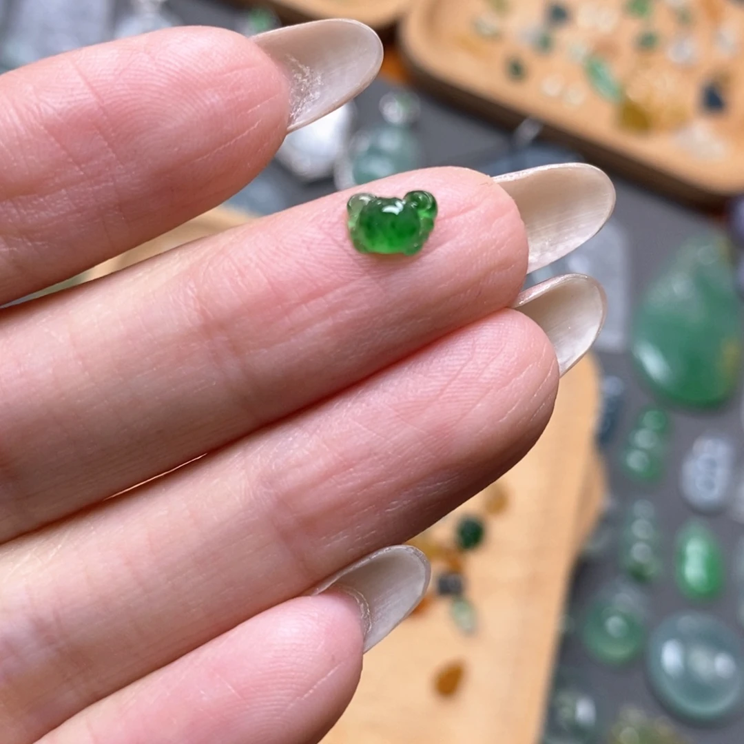 圈***∴颈饰未镶嵌翡翠翡翠