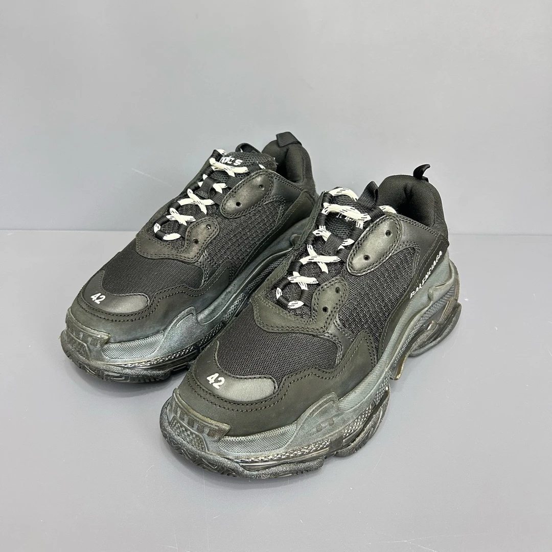 99新 Balenciaga/巴黎世家  42码巴黎世家triples黑休闲鞋 原盒