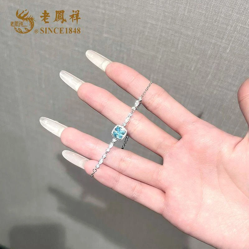 老鳯祥 925银手链 薄荷方糖手链设计感小清新优雅方糖手饰轻奢