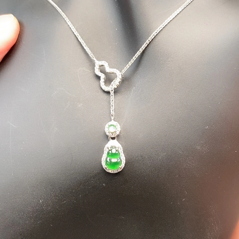 【闪购商品】翡翠银S925镶嵌颈饰甜**?兮兮