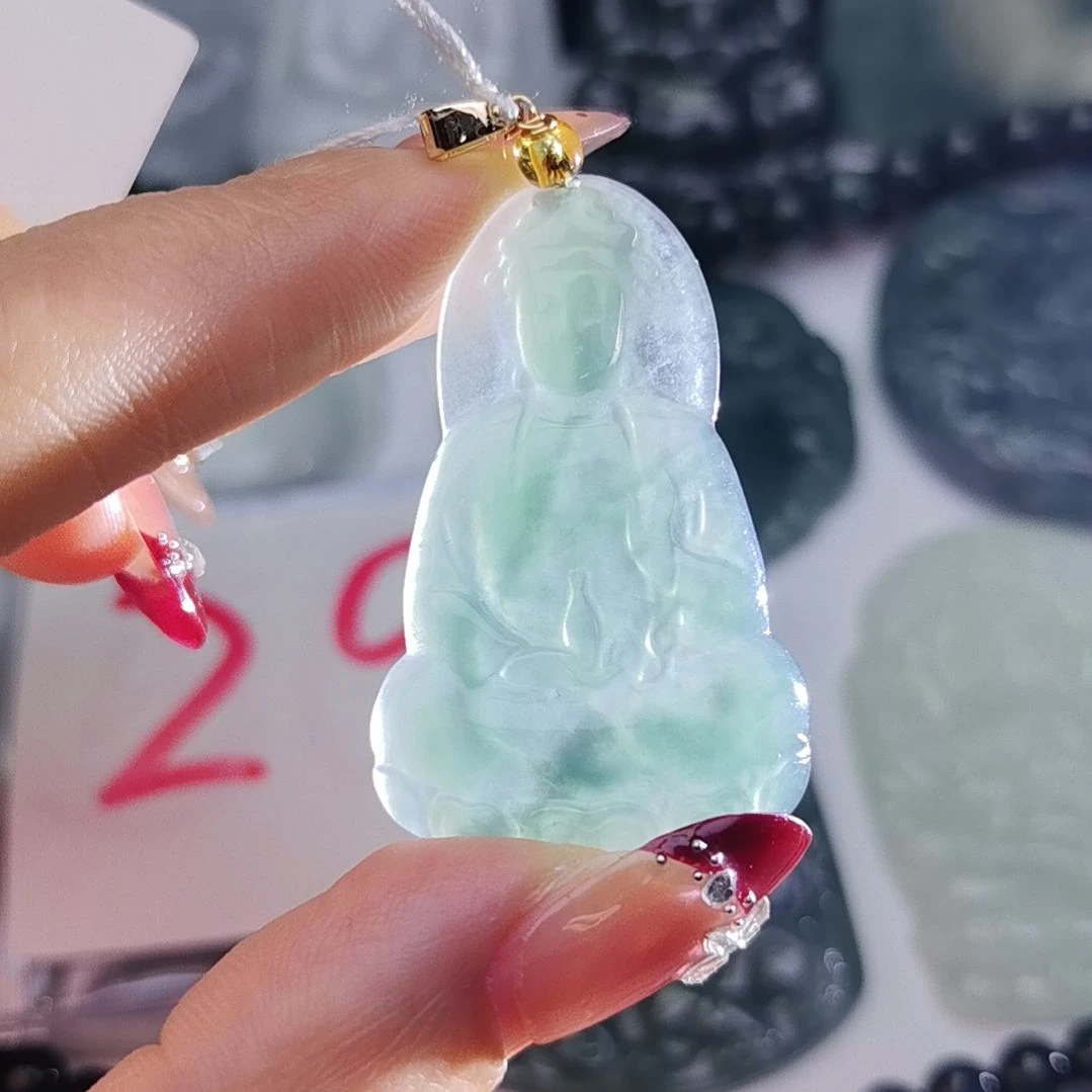 翡翠颈饰未镶嵌天然的A货翡翠多样性发货