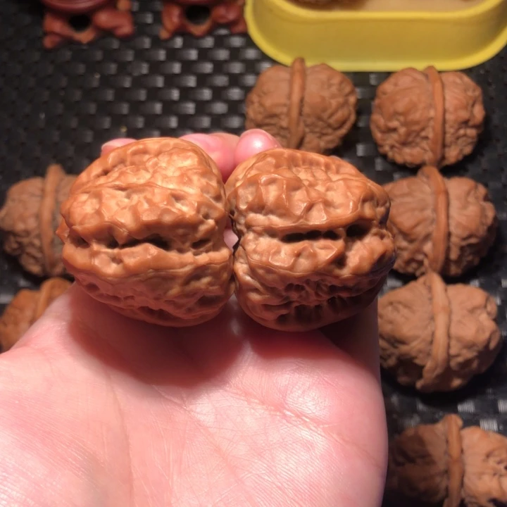 K***0文玩核桃把件蛙王