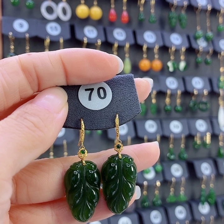 18K金镶嵌和田玉耳饰