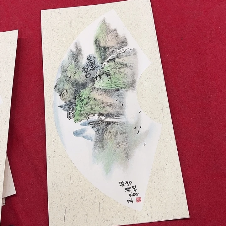 国画花鸟等图案为一体而