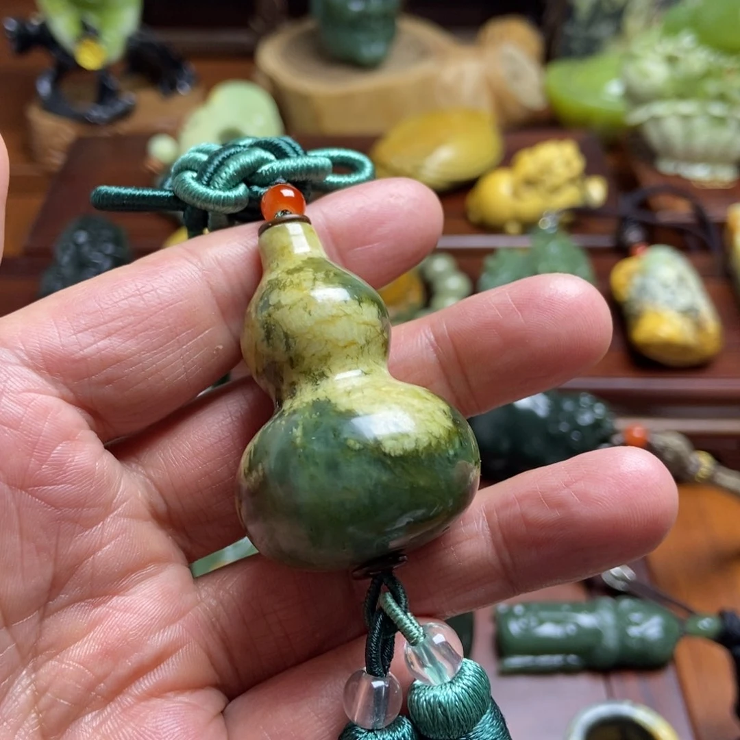 蛇纹石玉挂件手把件车挂未镶嵌明**影