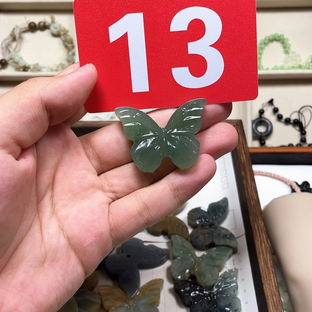 c***吖合金蛇纹石玉颈饰