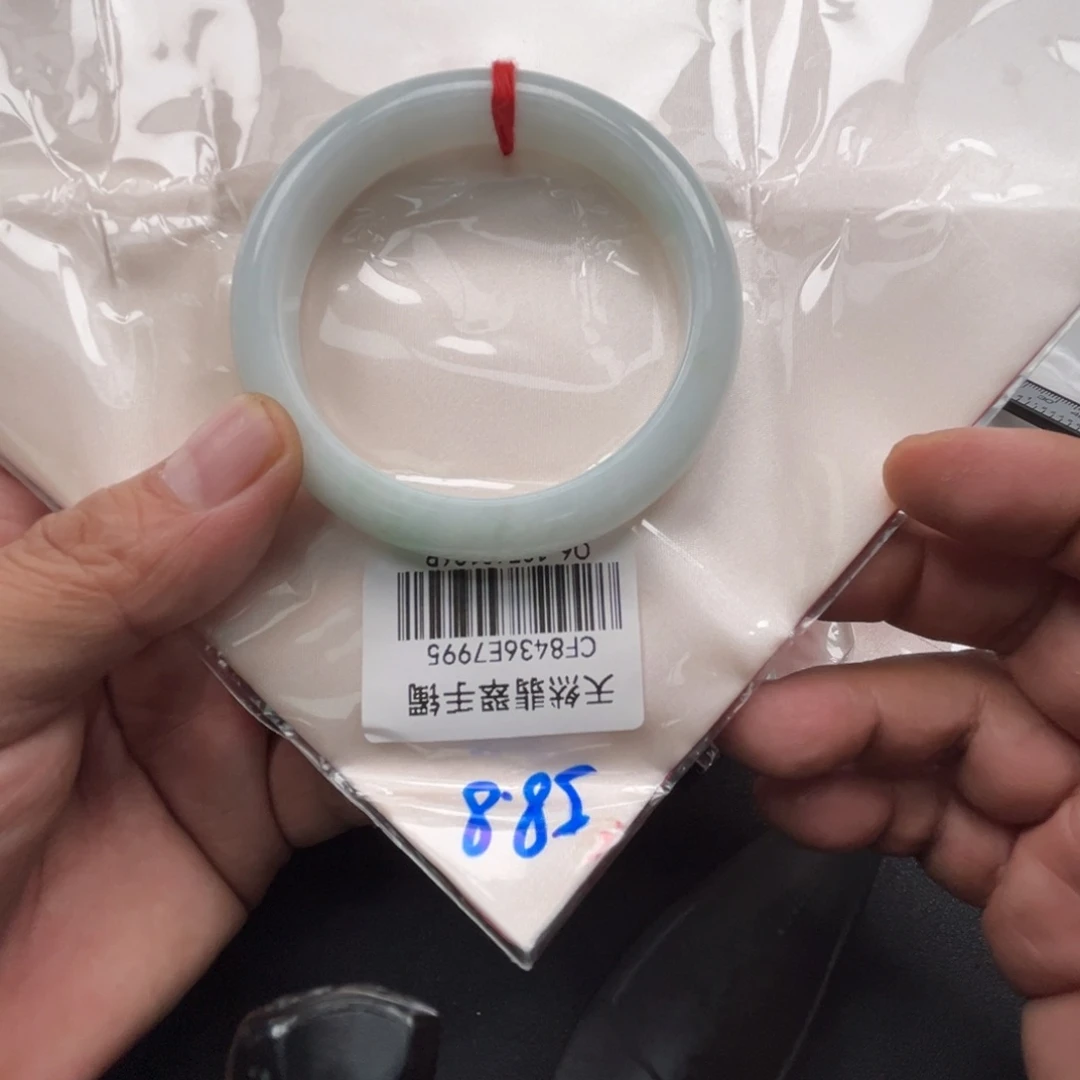 翡翠未镶嵌手镯手镯
