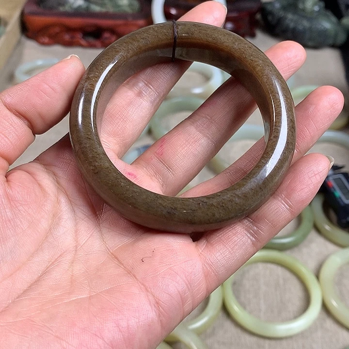 智***缘和田玉（糖玉）未镶嵌颈饰