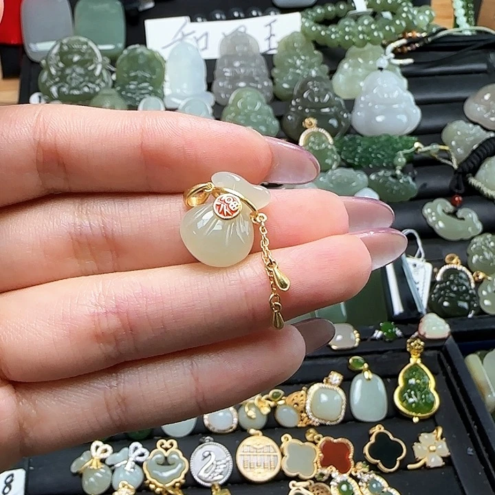 颈饰银S925镶嵌和田玉