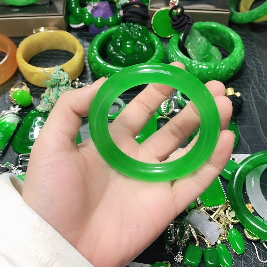 钱***多翡翠未镶嵌戒指手镯