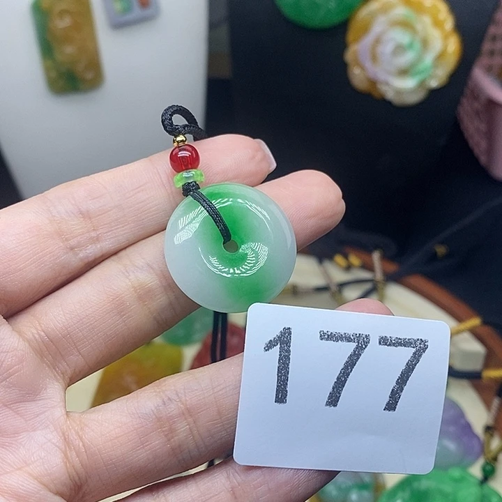 吊坠(赠链)未镶嵌翡翠