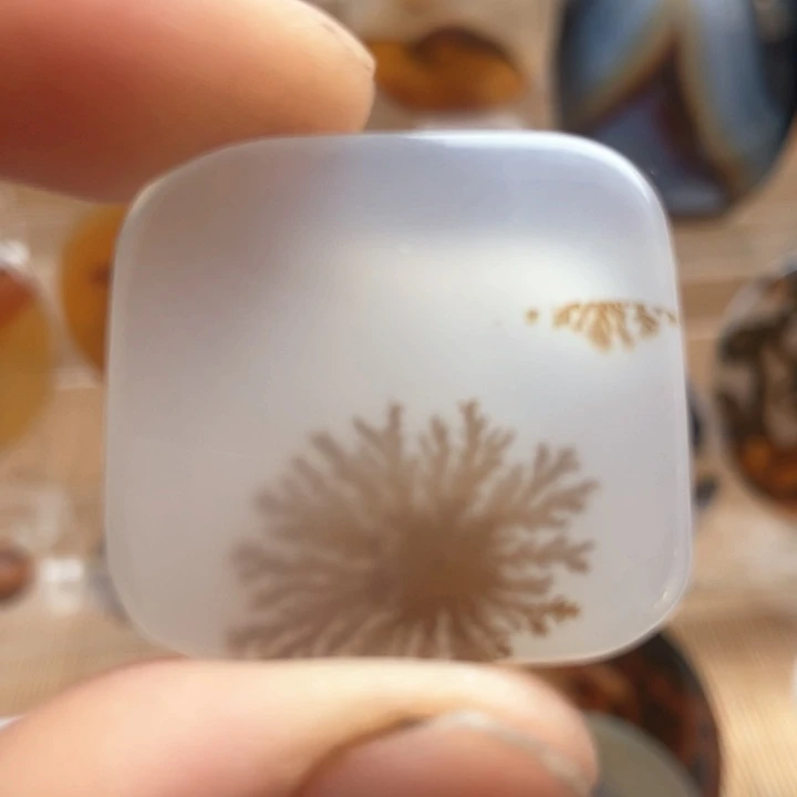 玛瑙/玉髓吊坠未镶嵌