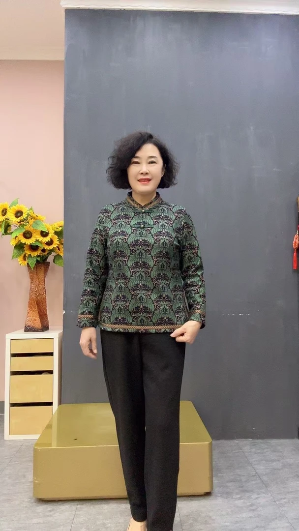 新中式时尚保暖显瘦妈妈上衣