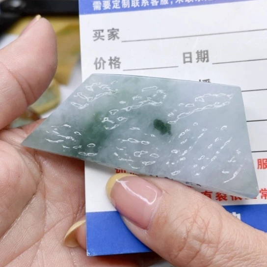 翡翠颈饰未镶嵌翡翠