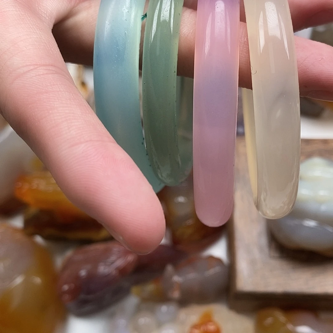 玛瑙/玉髓未镶嵌颈饰四条