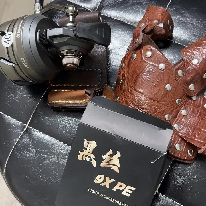 Wt40 加赏金猎人牛皮腕带➕4号鱼线100米➕左手咖色牛气护手