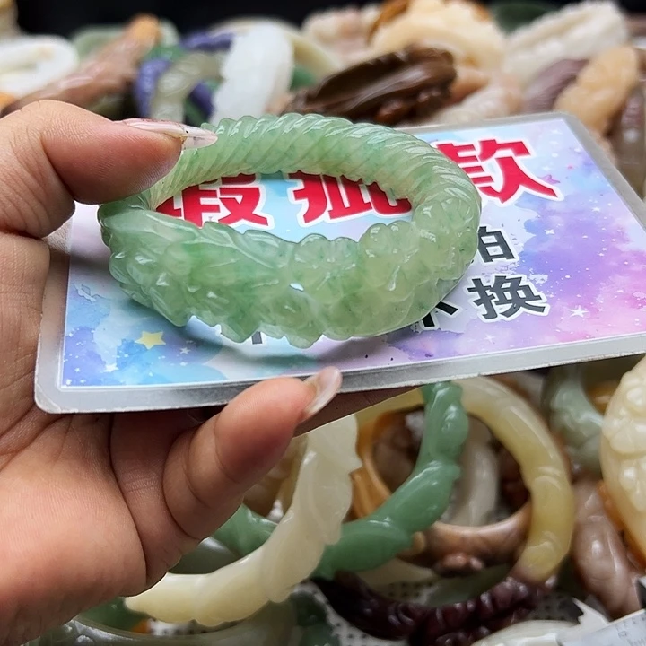 未镶嵌手镯石英岩玉