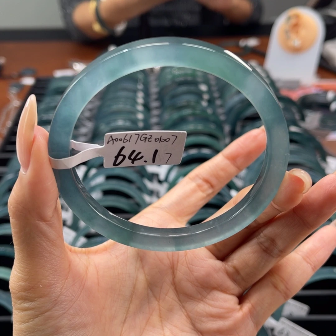 翡翠未镶嵌手镯64.17