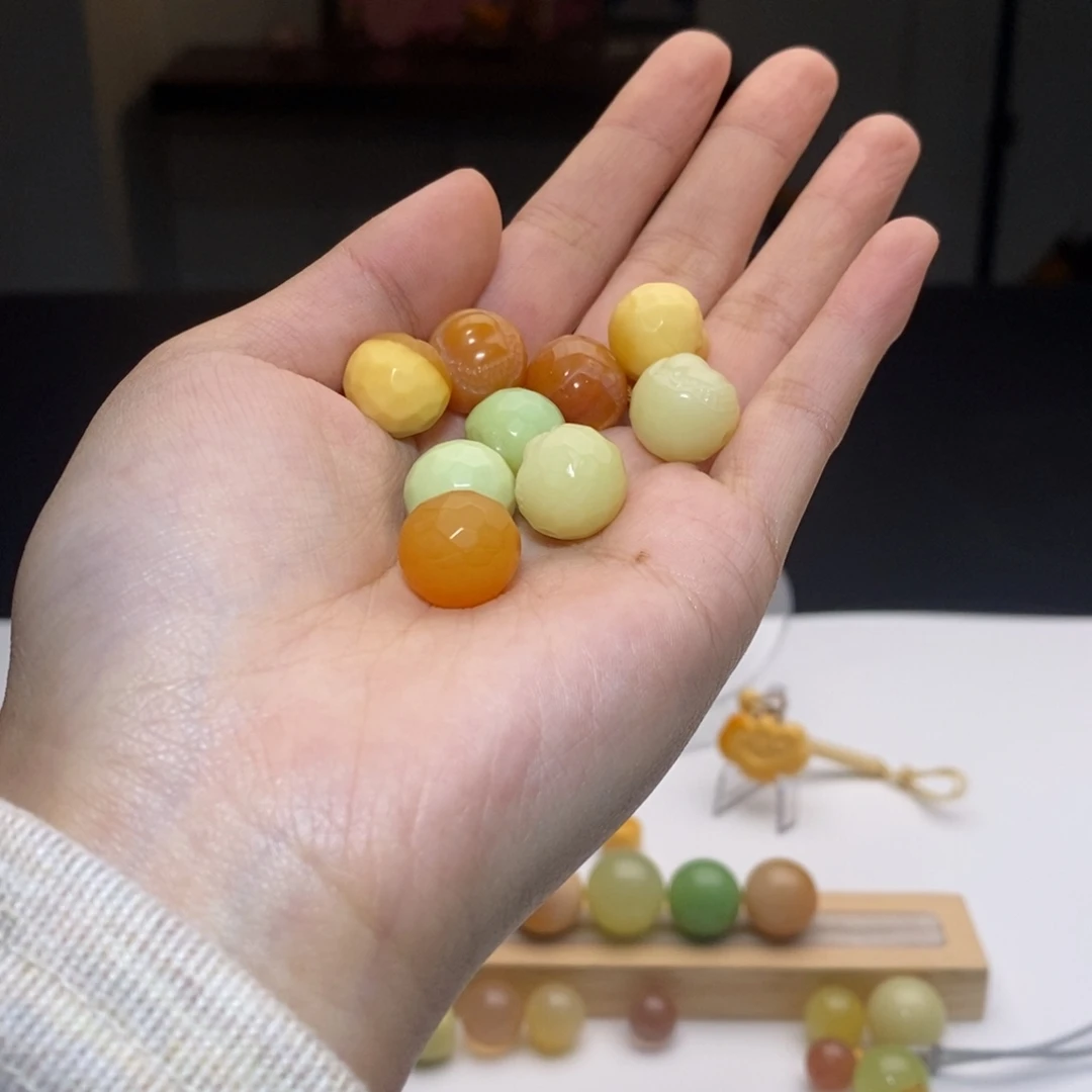 *****石英质玉未镶嵌颈饰