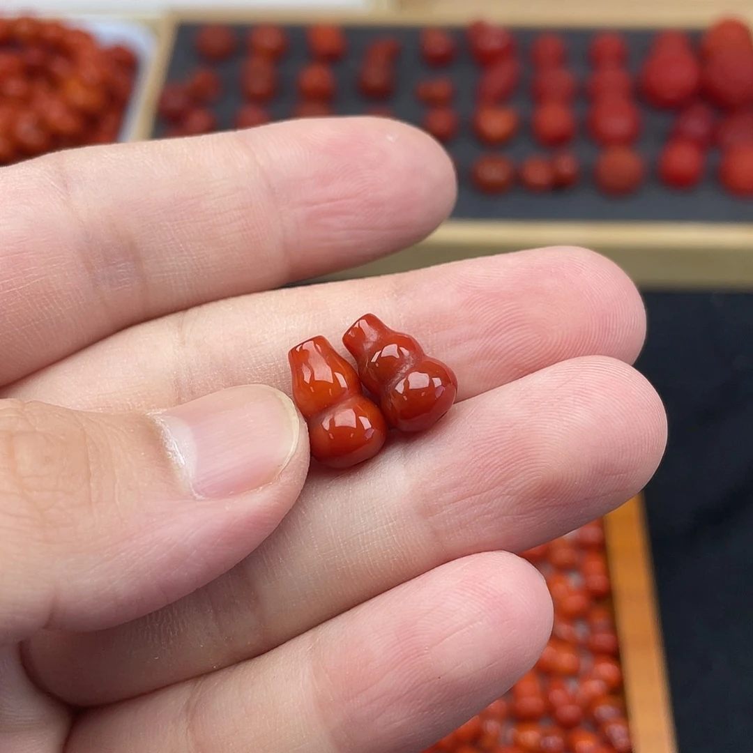 南红玛瑙8号瓦西火焰红卡9*13葫芦两颗未镶嵌