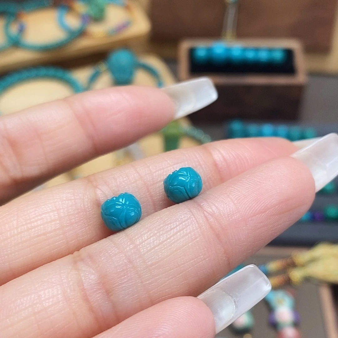 时***盗未镶嵌绿松石珠宝奇石