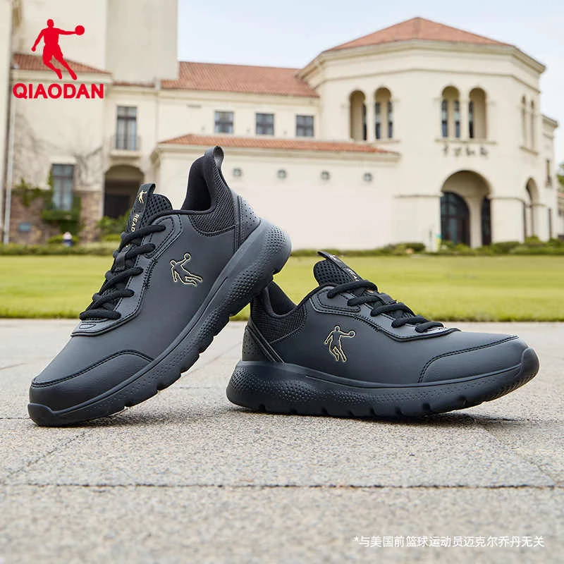 【驰雨】乔丹跑步鞋男运动鞋秋季防水鞋减震软底舒适轻便黑色跑鞋男