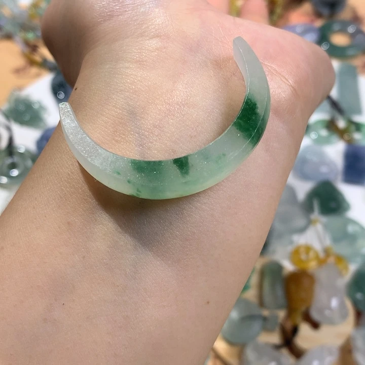 未镶嵌定制翡翠月亮