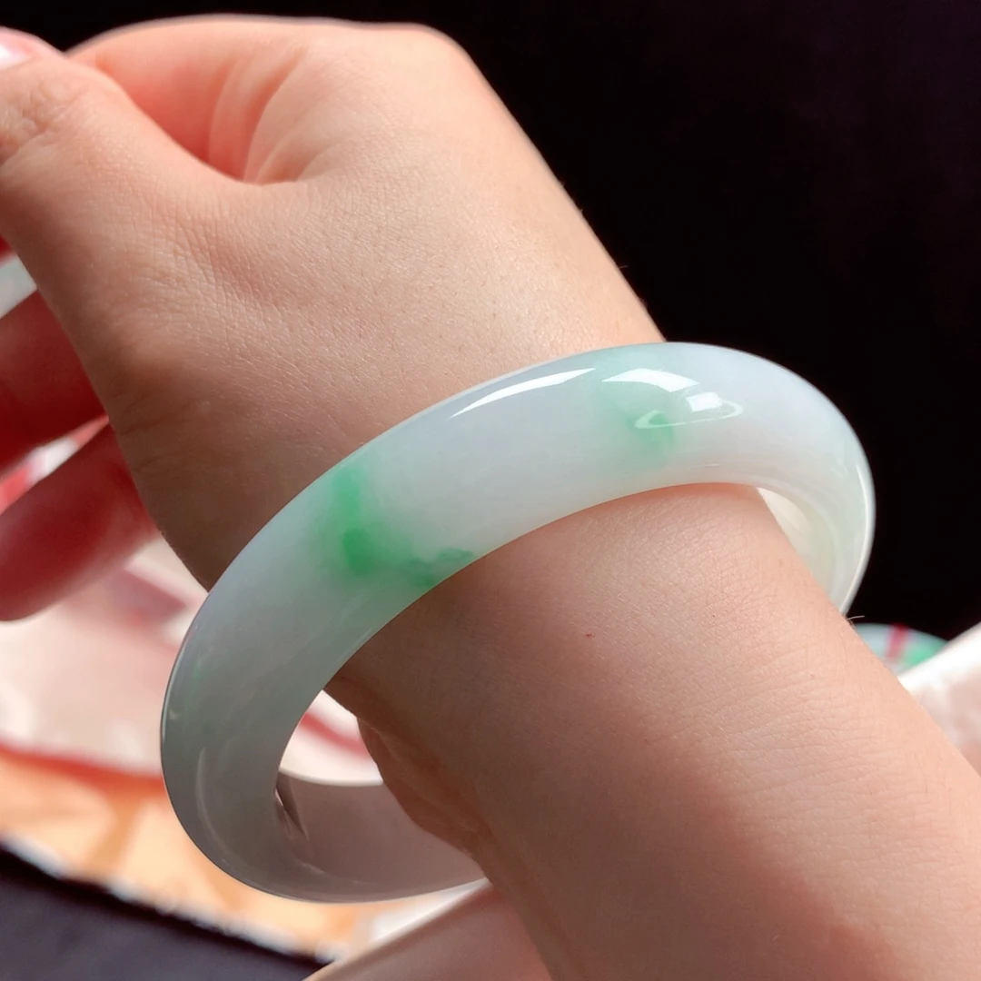 翡翠手镯未镶嵌54白底青宽版