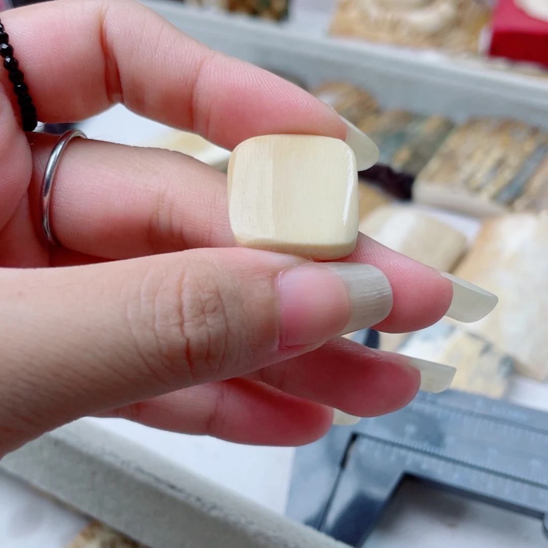 柏香籽/百香籽吊坠猛犸牙福利无事牌