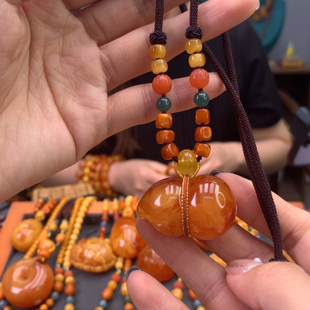 未镶嵌颈饰蜜蜡天然