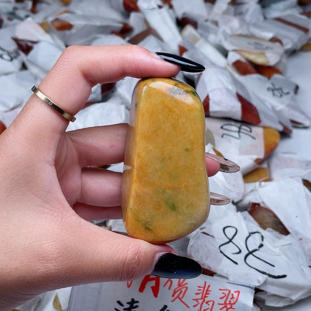 风***哥翡翠未镶嵌颈饰翡翠