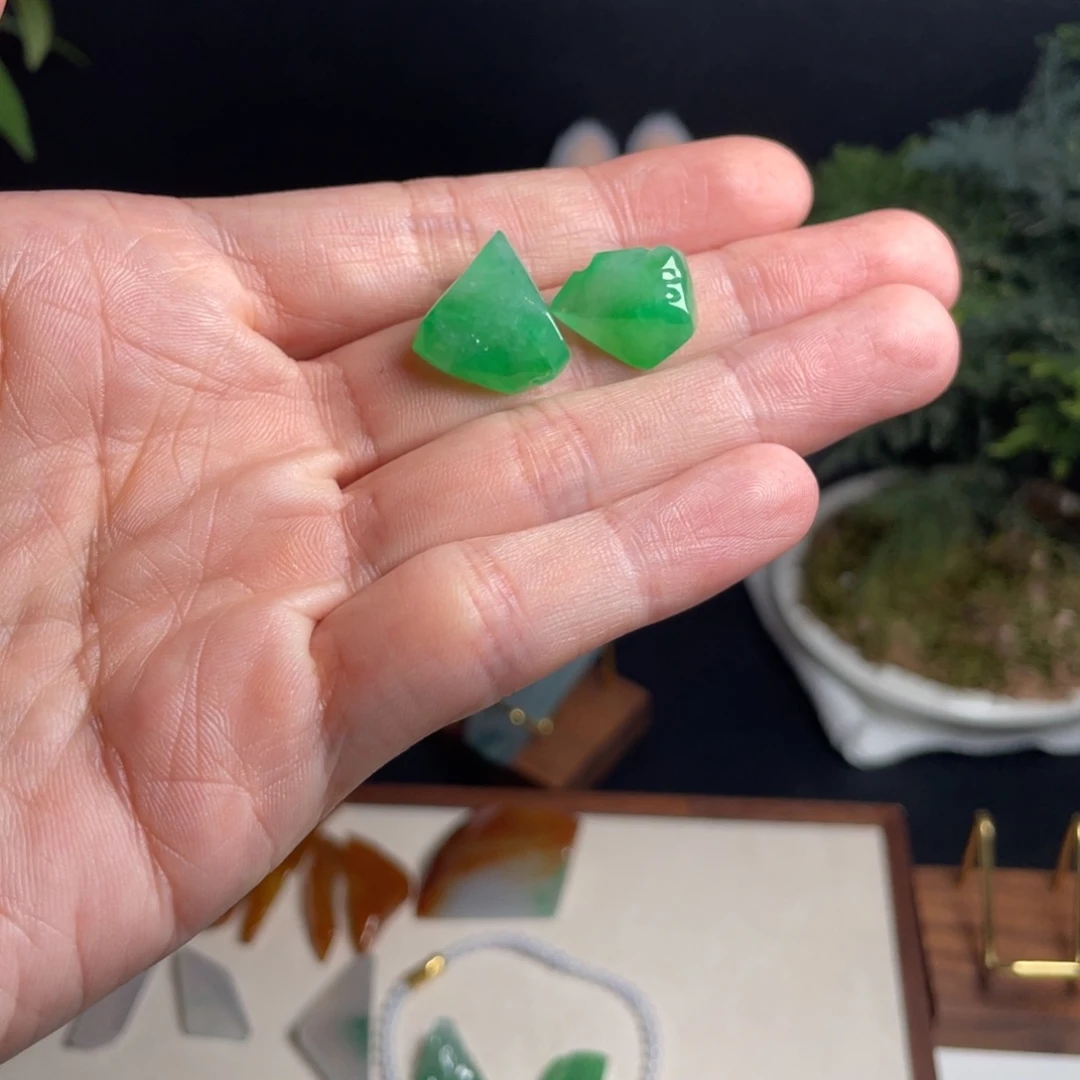 翡翠未镶嵌戒指挂件