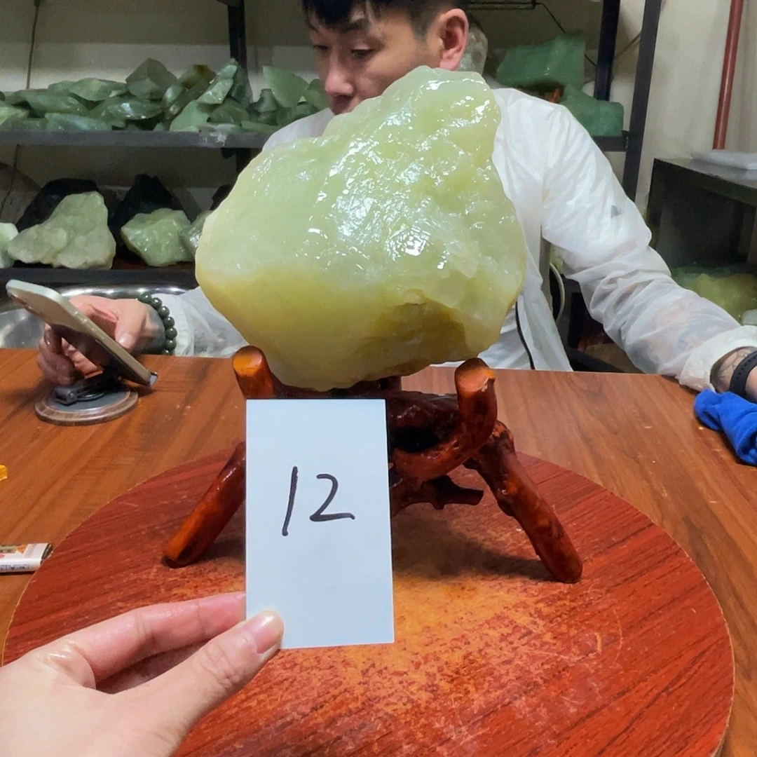 蛇纹石玉未镶嵌原石12