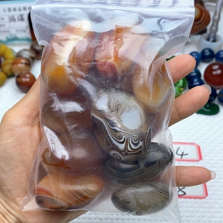 罗***罗未镶嵌颈饰玛瑙/玉髓