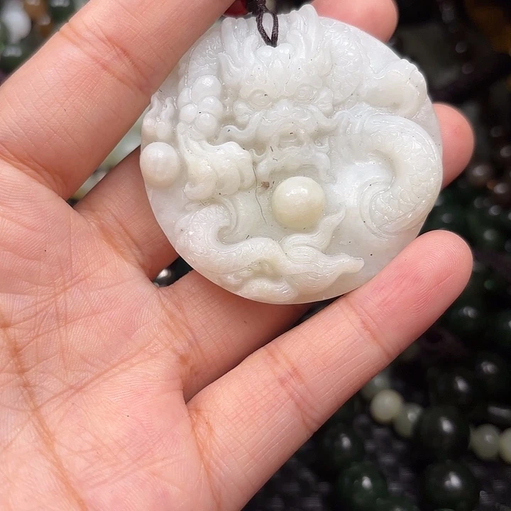 颈饰未镶嵌和田玉
