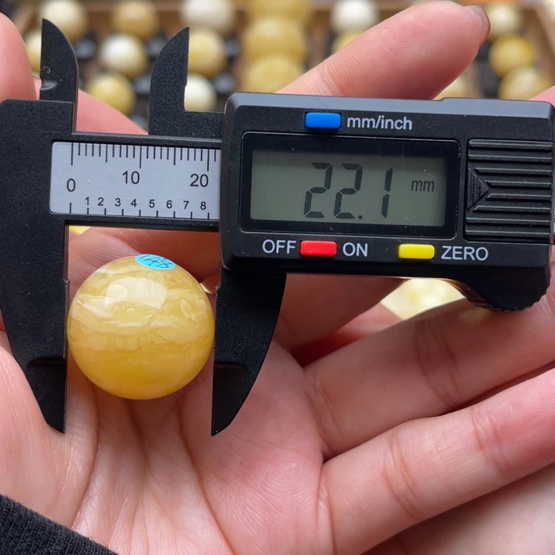 琥珀未镶嵌裸石蜜蜡圆珠笑