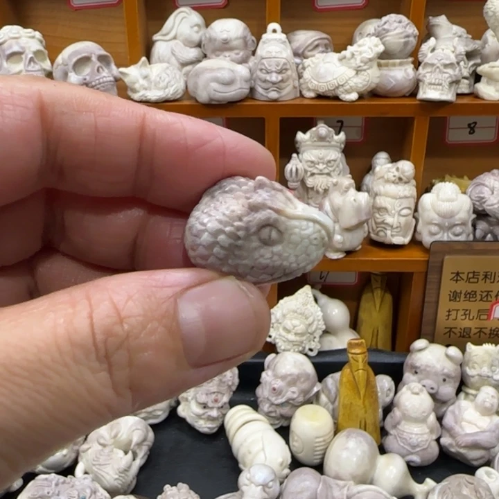 非金属配饰鹿角雕刻蛇头