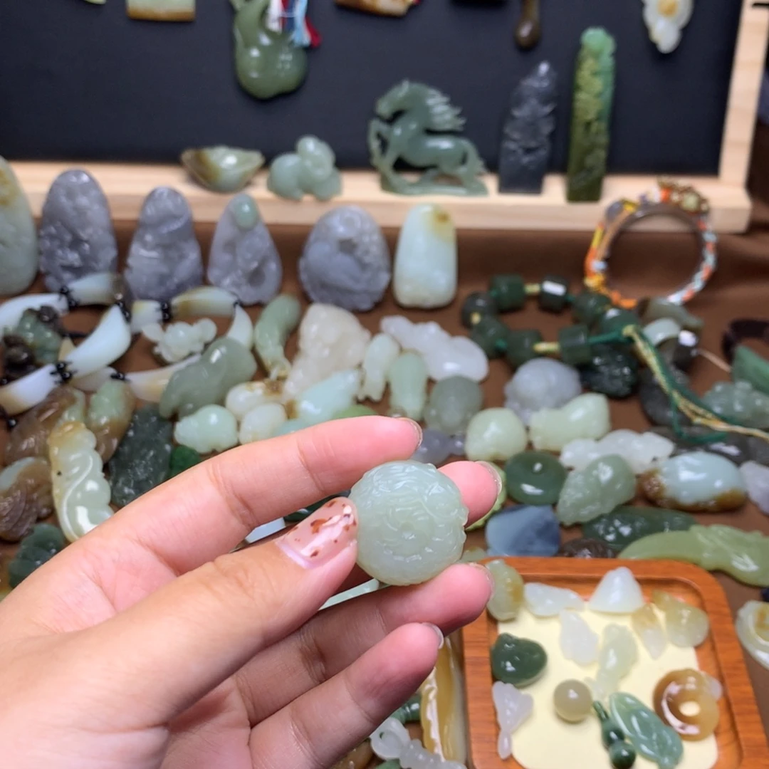 和田玉未镶嵌挂件