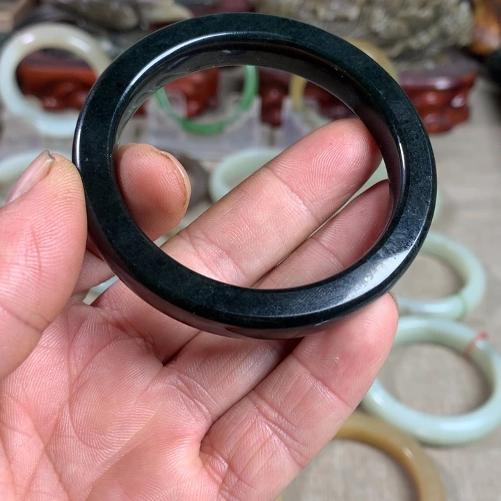 和田玉（糖玉）未镶嵌手镯