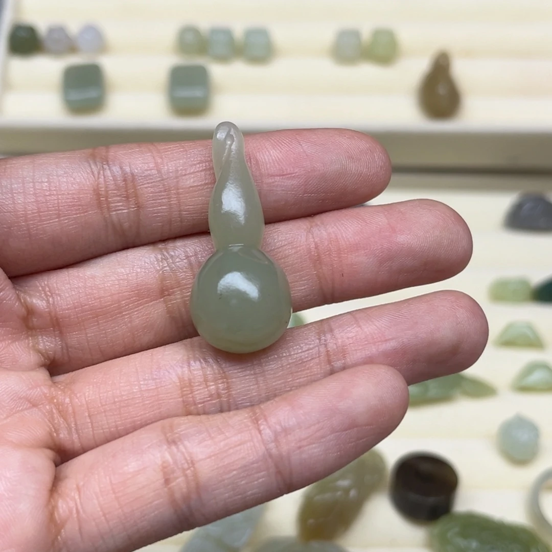 8***0和田玉未镶嵌珠宝半成品