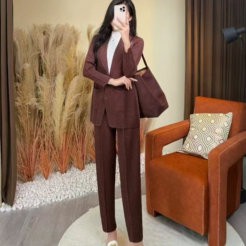 2025褶皱新款新面料秋冬气质时尚潮流优雅长袖西装正装西服套装