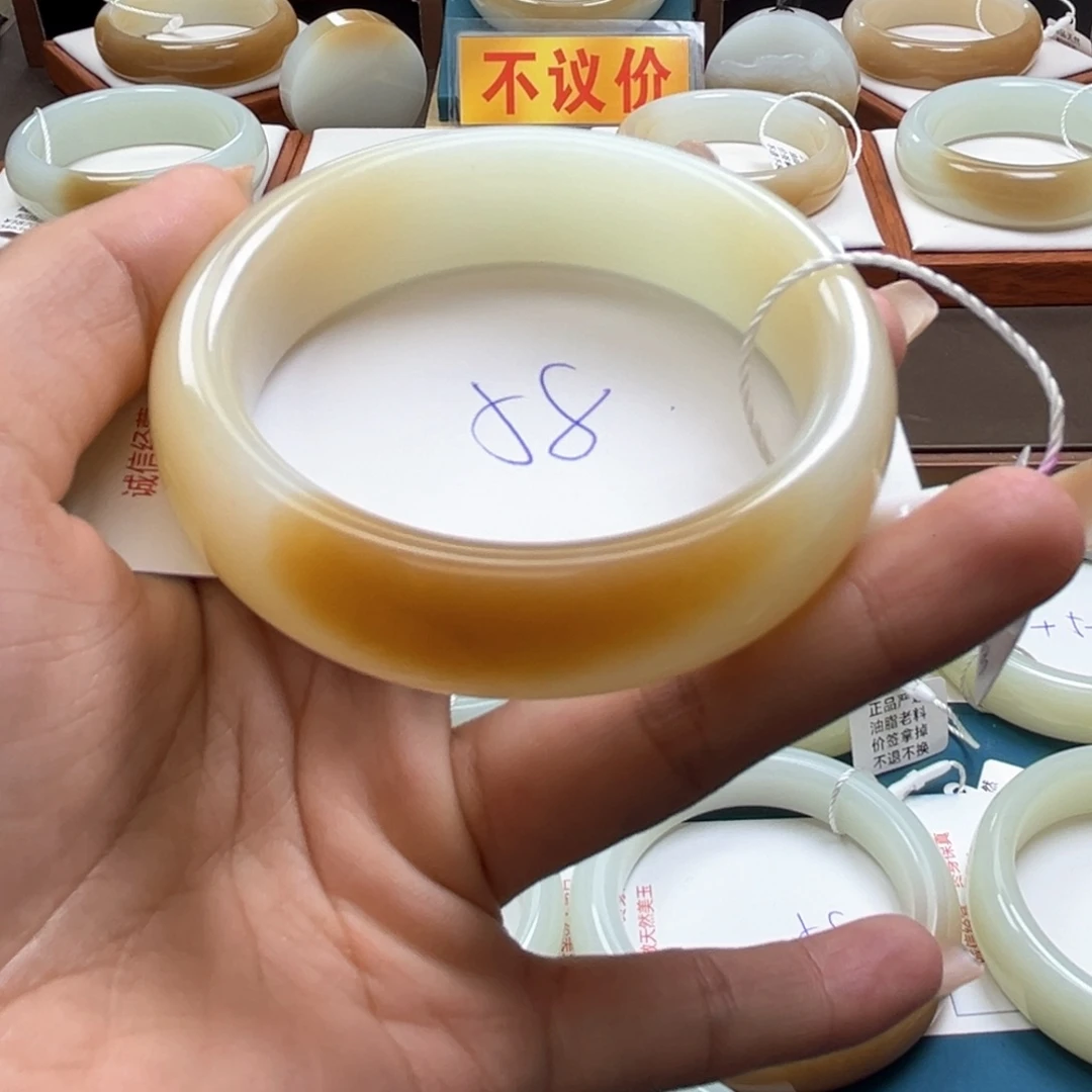 未镶嵌手镯和田玉秦*