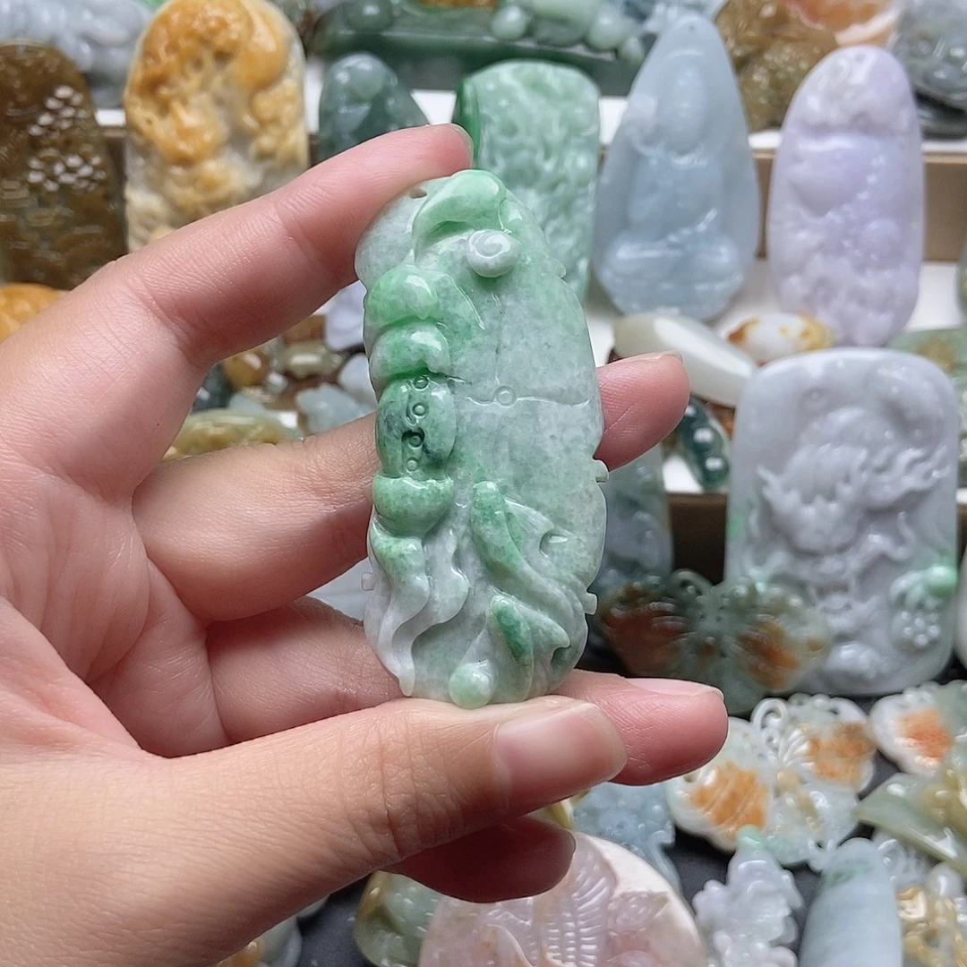 翡翠未镶嵌颈饰翡翠