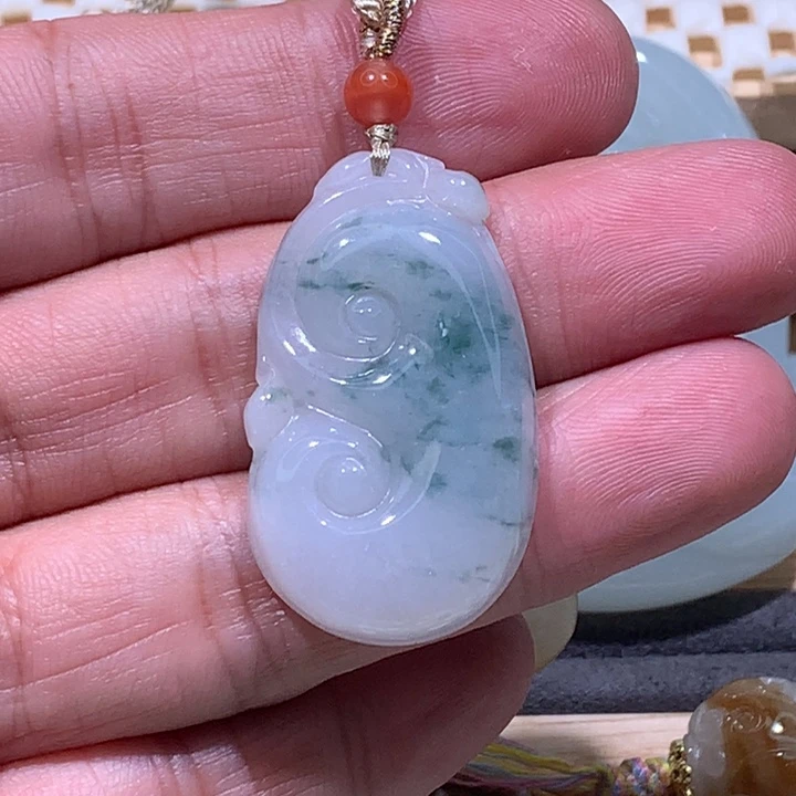 翡翠未镶嵌颈饰/炸/漂亮如意