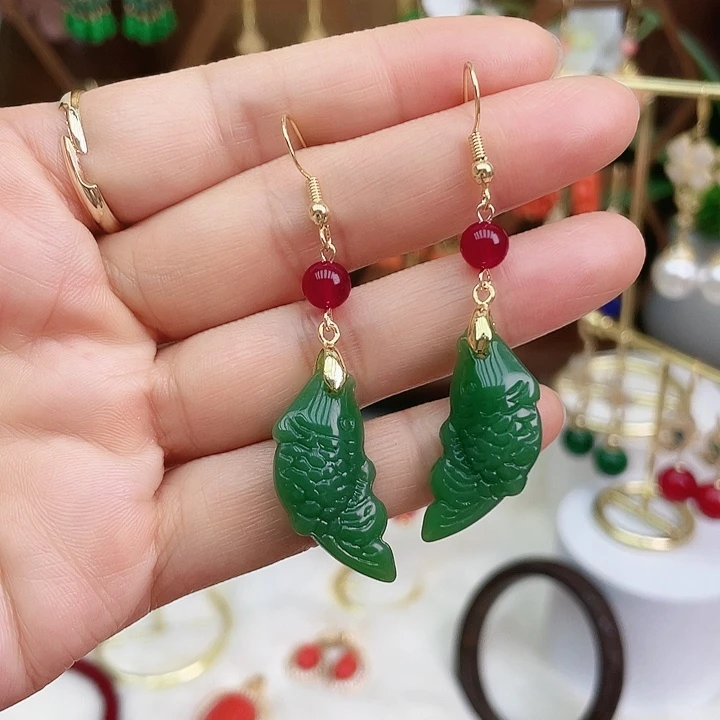 石英质玉颈饰合金