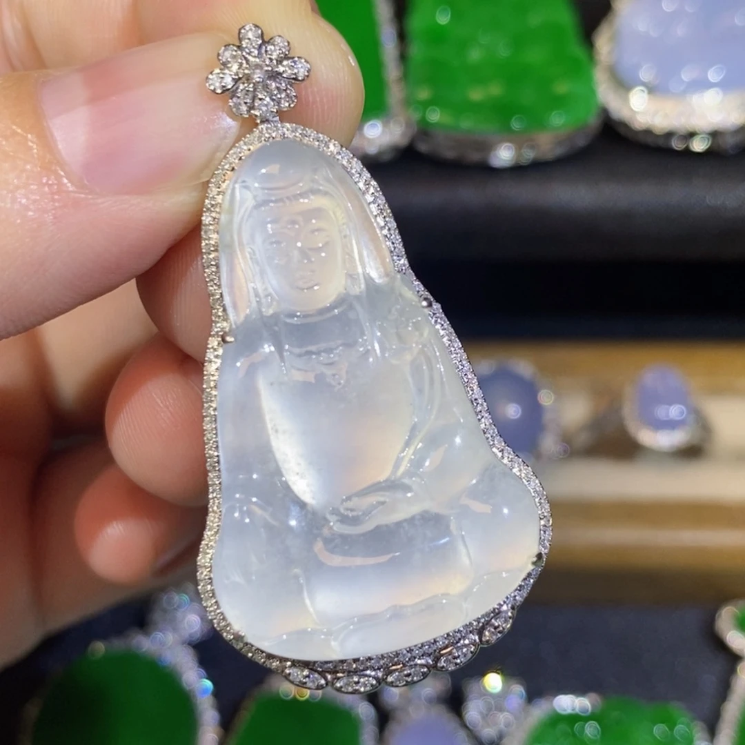 翡翠18K金镶嵌颈饰