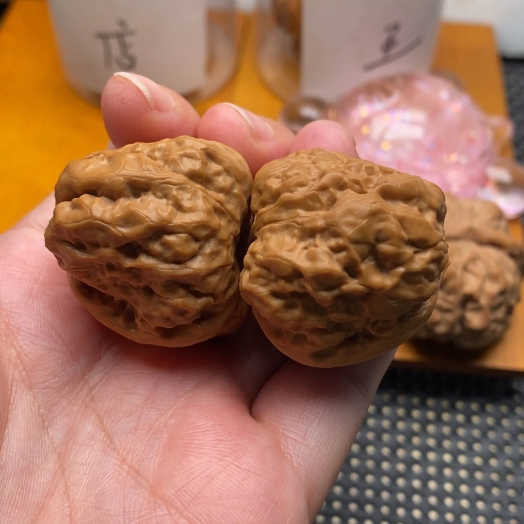 吉***正把件文玩核桃边35左右