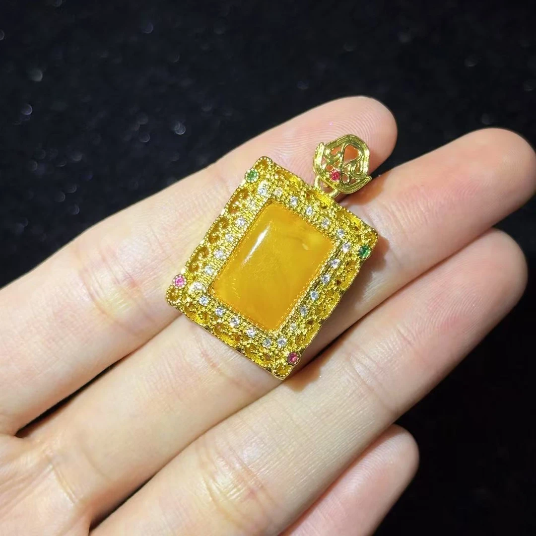 【泰和珠宝】 琥珀吊坠 M02 不含链精美