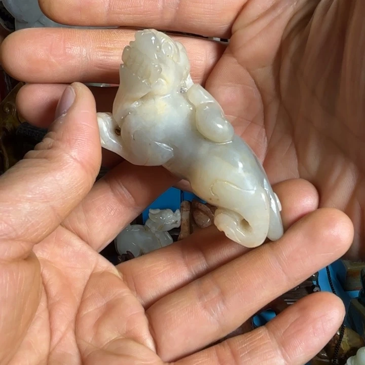 和田玉未镶嵌把件